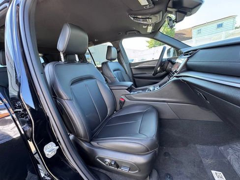 New 2026 Jeep Grand Cherokee Limited AWD/4WD image 18