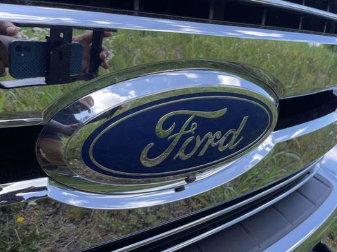 Used 2019 Ford F250 Lariat w/ Lariat Ultimate Package image 6