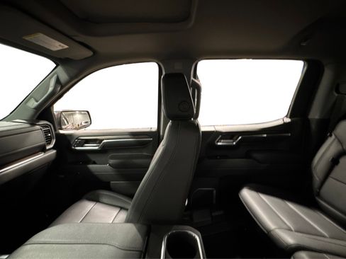 Used 2023 GMC Sierra 1500 SLT w/ SLT Premium Package image 44