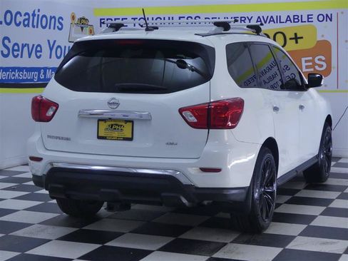 Used 2018 Nissan Pathfinder S AWD/4WD image 6