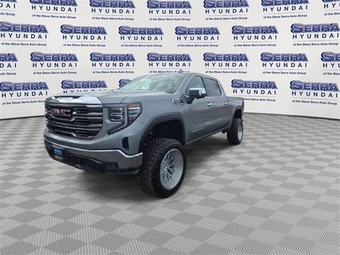 Used 2025 GMC Sierra 1500 SLT image 4
