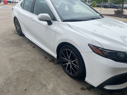 Used 2024 Toyota Camry SE w/ Cold Weather Package AWD/4WD image 4