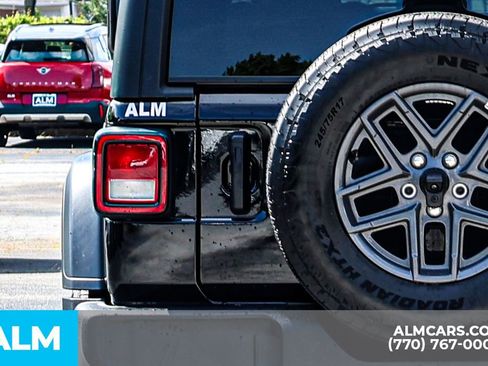 Used 2025 Jeep Wrangler Unlimited Sport AWD/4WD image 13