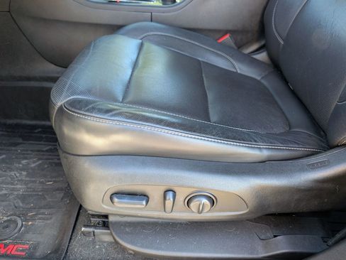 Used 2018 GMC Acadia SLT image 18