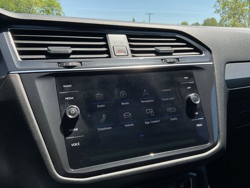 Used 2020 Volkswagen Tiguan SEL AWD/4WD image 20