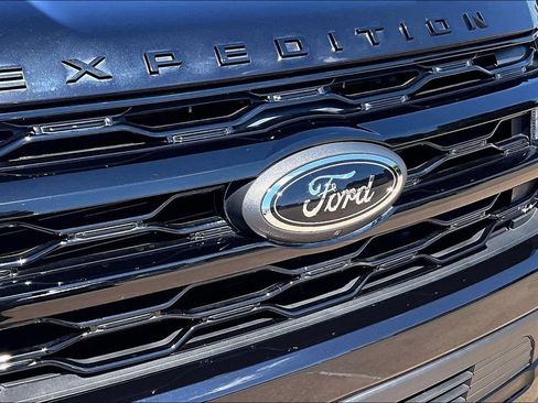 Used 2024 Ford Expedition Limited AWD/4WD image 29