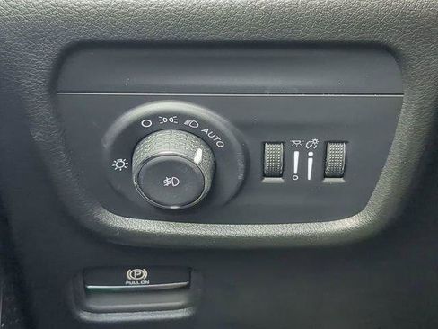 Certified 2025 Jeep Grand Cherokee Overland w/ Adv Protech Group III AWD/4WD image 30