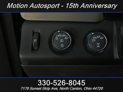 Used 2018 GMC Yukon Denali w/ Denali Ultimate Package AWD/4WD image 12