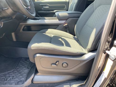 Used 2025 RAM 1500 Big Horn AWD/4WD image 24