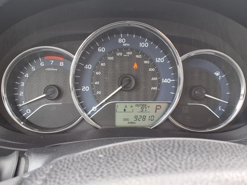 Used 2014 Toyota Corolla LE FWD image 12