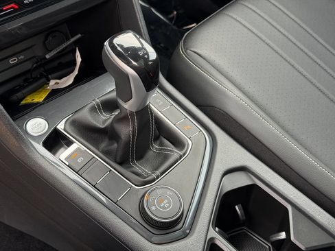 Certified 2023 Volkswagen Tiguan SE R-Line AWD/4WD image 20