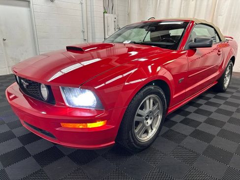 Used 2006 Ford Mustang GT Premium RWD image 4