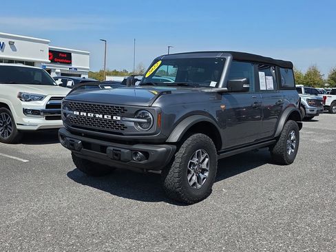 Certified 2022 Ford Bronco Badlands image 9