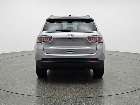 Used 2025 Jeep Compass Limited AWD/4WD image 7