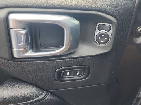 Used 2021 Jeep Wrangler Unlimited Sahara AWD/4WD image 23
