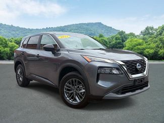 Used 2023 Nissan Rogue S FWD video 1