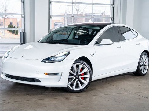 Used 2018 Tesla Model 3 Long Range image 2