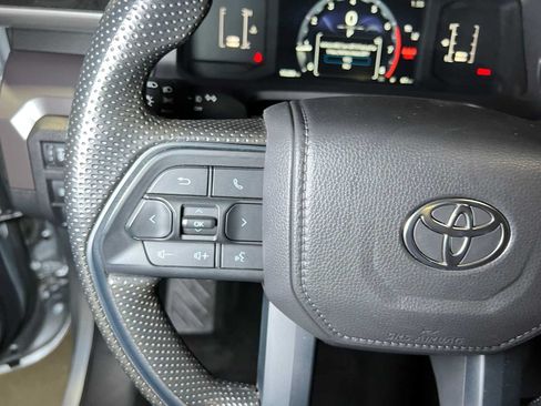 Used 2025 Toyota Tacoma SR5 AWD/4WD image 28