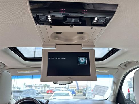 Used 2018 GMC Yukon Denali w/ Denali Ultimate Package image 15