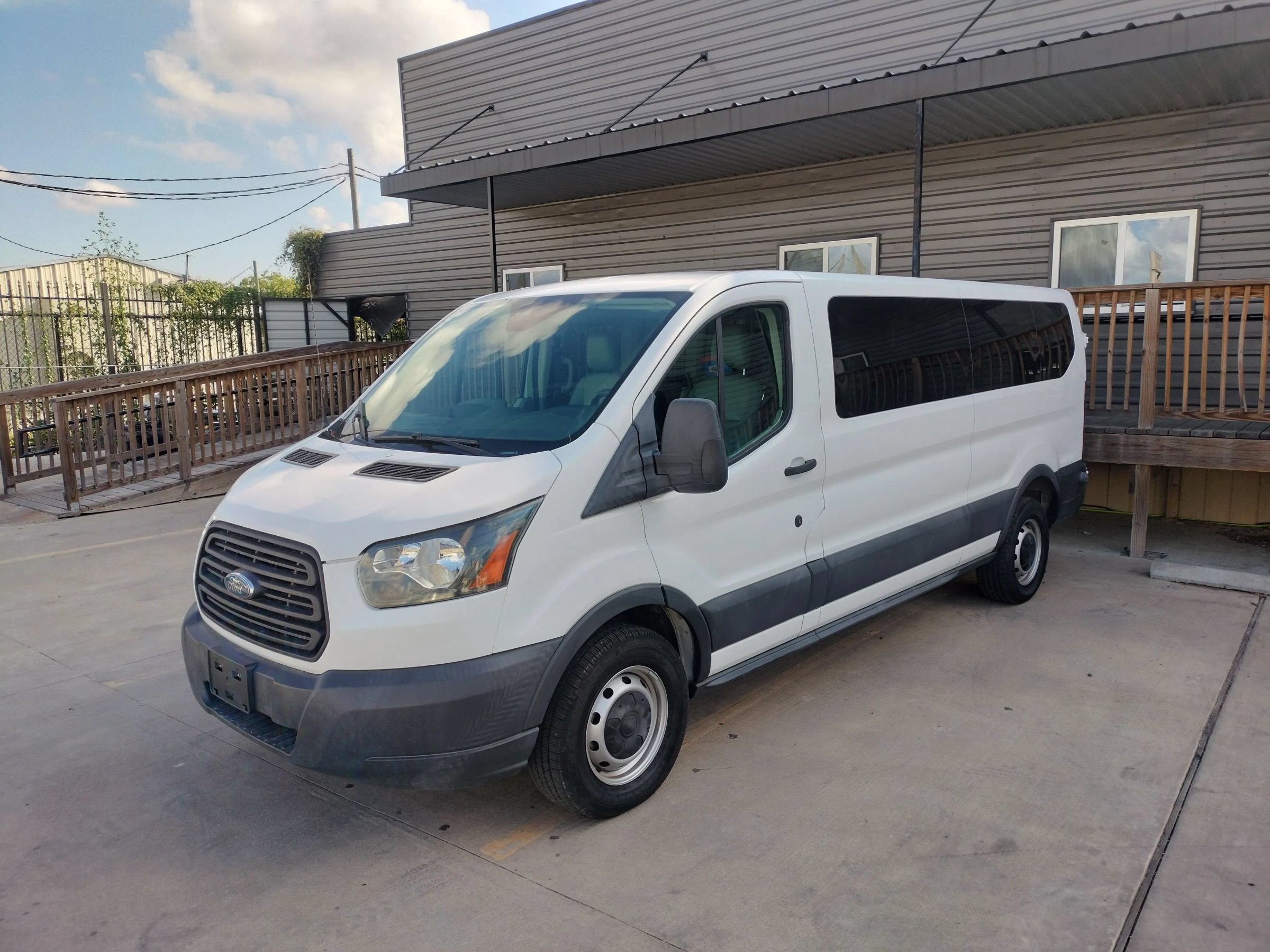 Used 2018 Ford Transit 350 XL RWD image 2