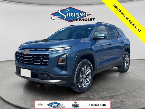 Used 2025 Chevrolet Equinox LT w/ Convenience Package II AWD/4WD image 1