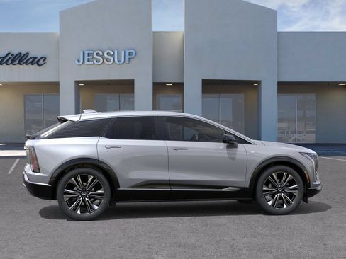 New 2026 Cadillac Optiq Luxury 2 w/ LPO, Floor Liner Package AWD/4WD image 5