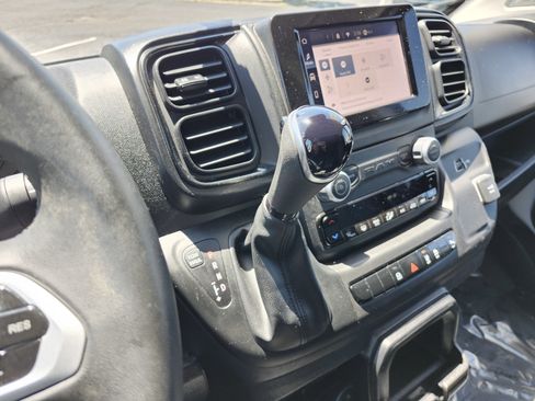 Used 2025 RAM ProMaster 2500 w/ Safety Group FWD image 29
