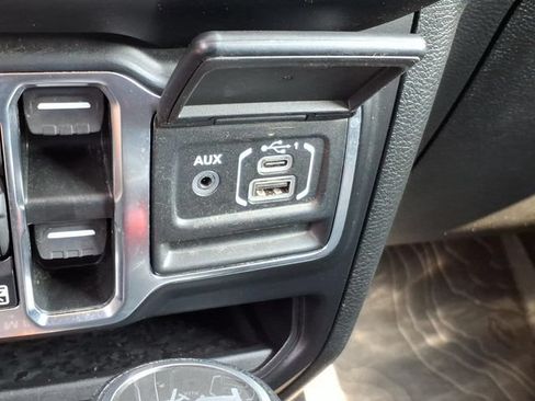 Used 2023 Jeep Wrangler Unlimited Sport AWD/4WD image 10