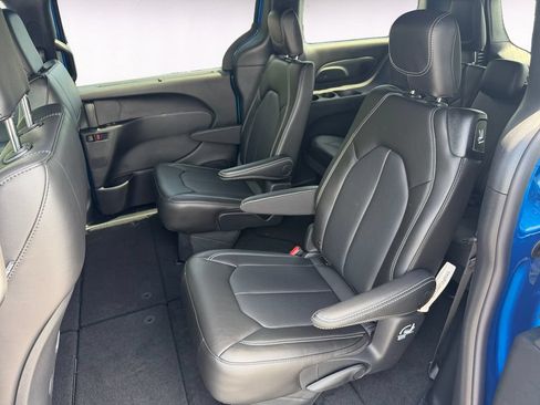 New 2027 Chrysler Pacifica Select w/ Family Tech Group FWD image 13