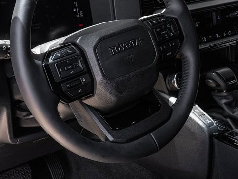 Used 2025 Toyota Land Cruiser image 5