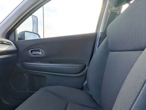 Used 2018 Honda HR-V LX image 24