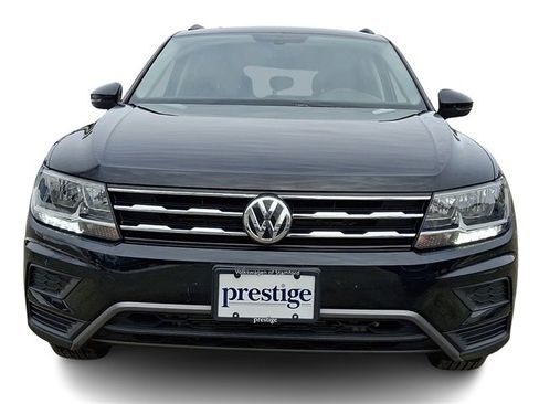 Used 2021 Volkswagen Tiguan SE w/ Panoramic Sunroof Package image 2
