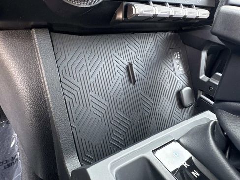 Used 2024 Toyota Tacoma SR image 29