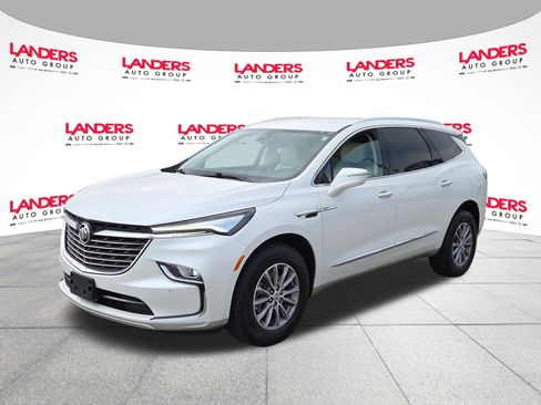 Used 2023 Buick Enclave Essence FWD image 7