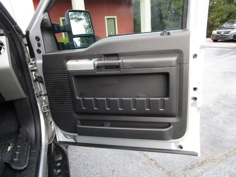 Used 2016 Ford F250 Lariat w/ Lariat Ultimate Package image 32