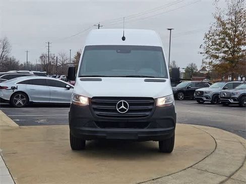 Used 2024 Mercedes-Benz Sprinter 2500 w/ Acoustic Package image 4