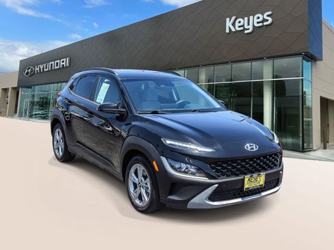 Used 2023 Hyundai Kona SEL AWD/4WD image 3