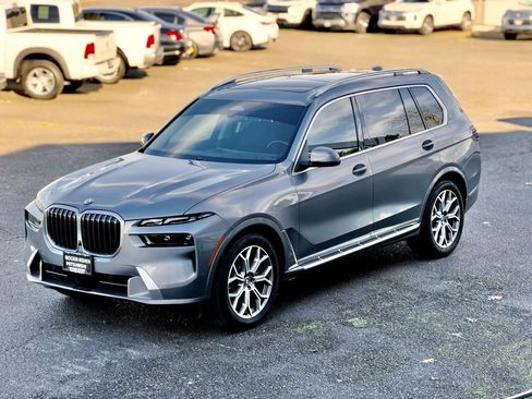 Used 2024 BMW X7 xDrive40i w/ Premium Package image 5