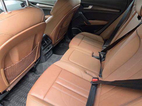 Used 2021 Audi Q5 e Premium Plus w/ Premium Plus Package image 20