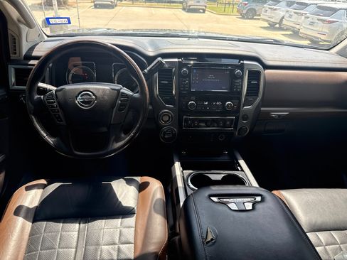 Used 2018 Nissan Titan Platinum Reserve w/ Platinum Utility Package AWD/4WD image 6