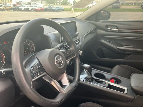 Used 2020 Nissan Altima 2.5 S FWD image 9
