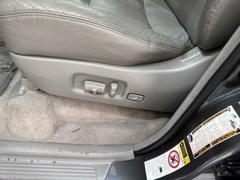 Used 2007 Toyota Land Cruiser w/ Convenience Pkg image 13