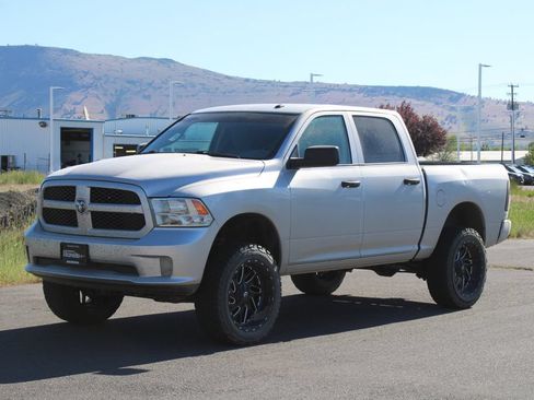 Used 2017 RAM 1500 Express AWD/4WD image 7