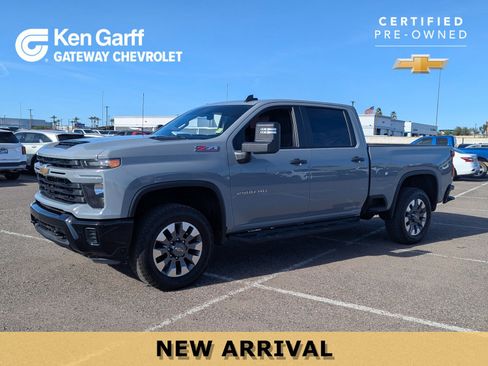 Used 2024 Chevrolet Silverado 2500 Custom w/ Custom Value Package image 1