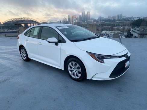 Certified 2022 Toyota Corolla LE image 25