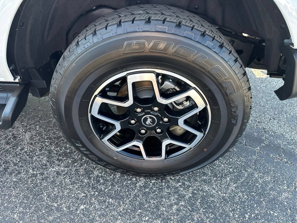 Used 2025 Ford Bronco Outer Banks AWD/4WD image 10