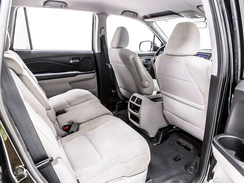 Used 2018 Honda Pilot LX image 34