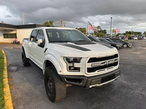 Used 2017 Ford F150 Raptor w/ Equipment Group 802A Luxury AWD/4WD image 3
