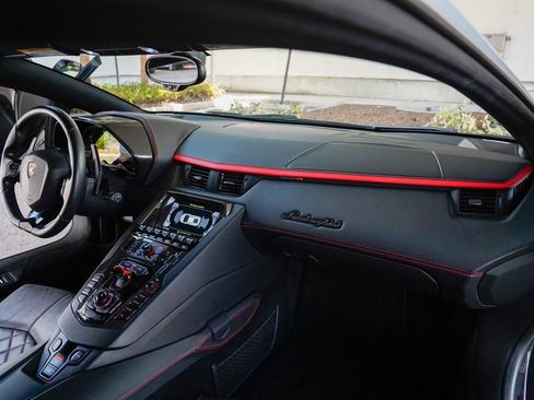 Used 2018 Lamborghini Aventador S image 83