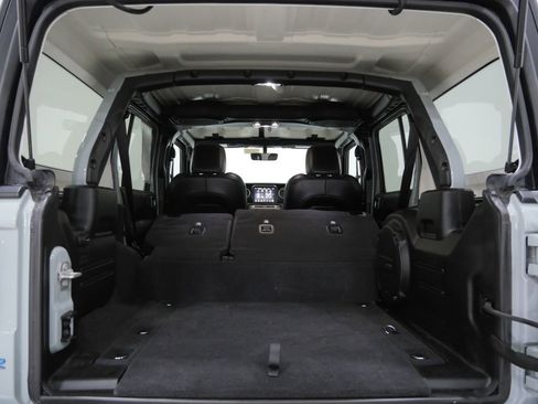 Used 2023 Jeep Wrangler Unlimited Sahara w/ Cold Weather Group AWD/4WD image 29